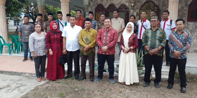 Rosmansyah dan Hj Winda Fitrika Serahkan Berkas Pilkada Kekantor DPC PKB