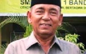 Bupati Pelalawan Serahkan Dana Hibah