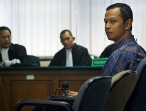 Melakukan Tindak Pidana Pencucian Uang, Dhana Divonis 7 Tahun