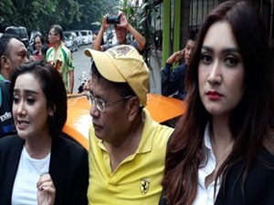 Nafa Urbach Jadi Konsultan Hotman Paris
