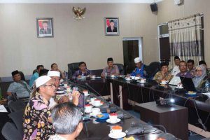 Disdik Pelalawan dan Pramuka Serahkan Bantuan Banjir