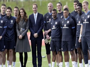 Pangeran William Abaikan Kekalahan Tim Sepak Bola Inggris