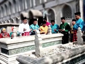 Makam Marhum Pekan Masih Dipadati Peziarah